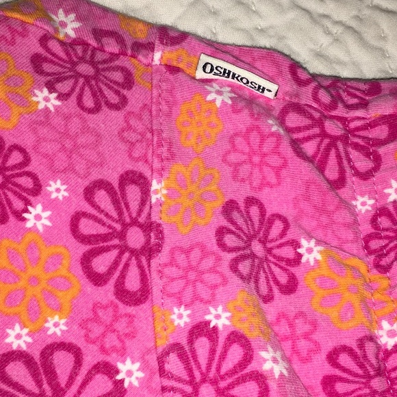 Little girls sz 5 OshKosh skirt w/shorts - Picture 2 of 4